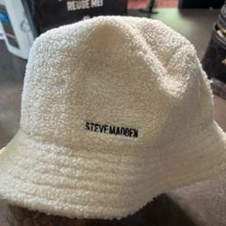 steve madden bucket hat