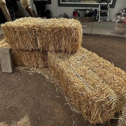  Straw Bales  10$