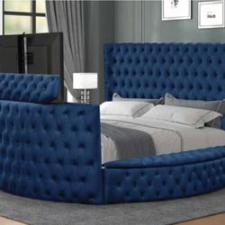 UPHOLSTERY STORAGE PLATFORM BED NEW IN BOX