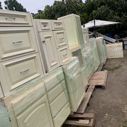 Kitchen Cabinets All For $650