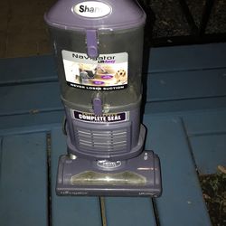 SHARK  NAVIGATOR VACUUM