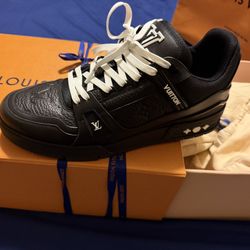 LOUIS VUITTON  Shoes 
