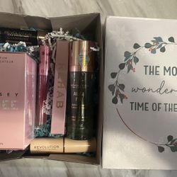 Revolution Make Up Gift Set