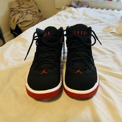 RARE JORDAN MAX AURA 2 - Suede Black Cats