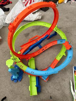 Hot Wheels Loop Track Set