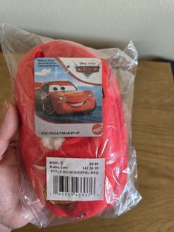 McQueen slippers. Size 2t-3t new
Size 6c-7c