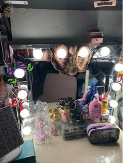 Vanity Mirror with 12 lights