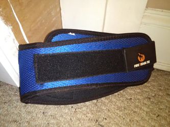 New Velcro weight lifting belt size small. Excerise