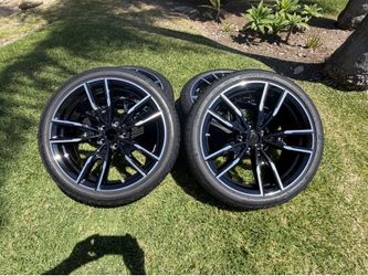 BMW M340i 792M Wheels and Tires