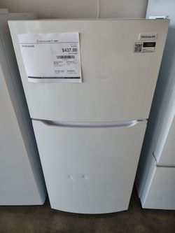 Frigidaire small top freezer refrigerator perfect garage size
