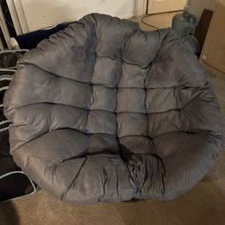 Papasan swivel chair