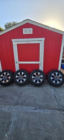 Jeep wheels in great condition