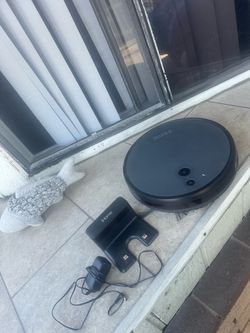 iHome Robot Vacuum with Charging Dock needs repair
