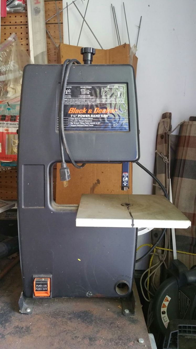 Black & Decker 7.5in Power Band Saw
