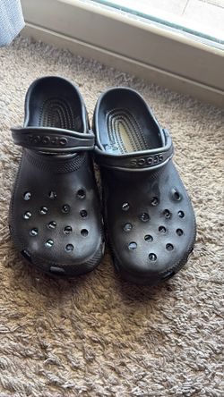 Kids crocs size 5