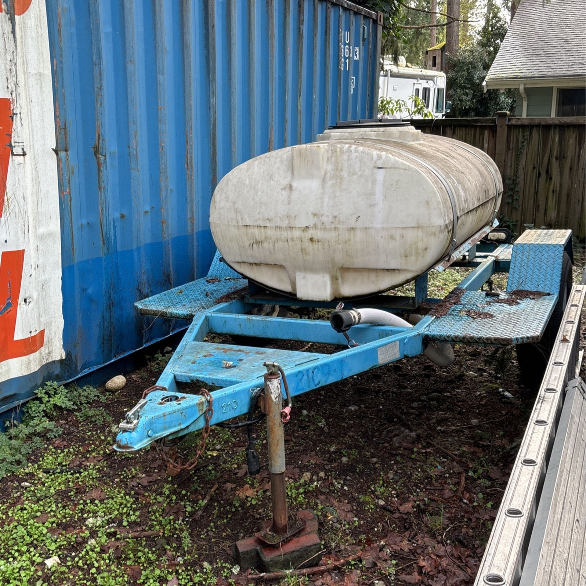 300 Gallon Towable Water Tank