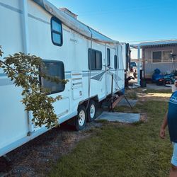 2004 Terry Dakota 27ft 