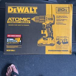 De Walt Atomic Hammer Drill