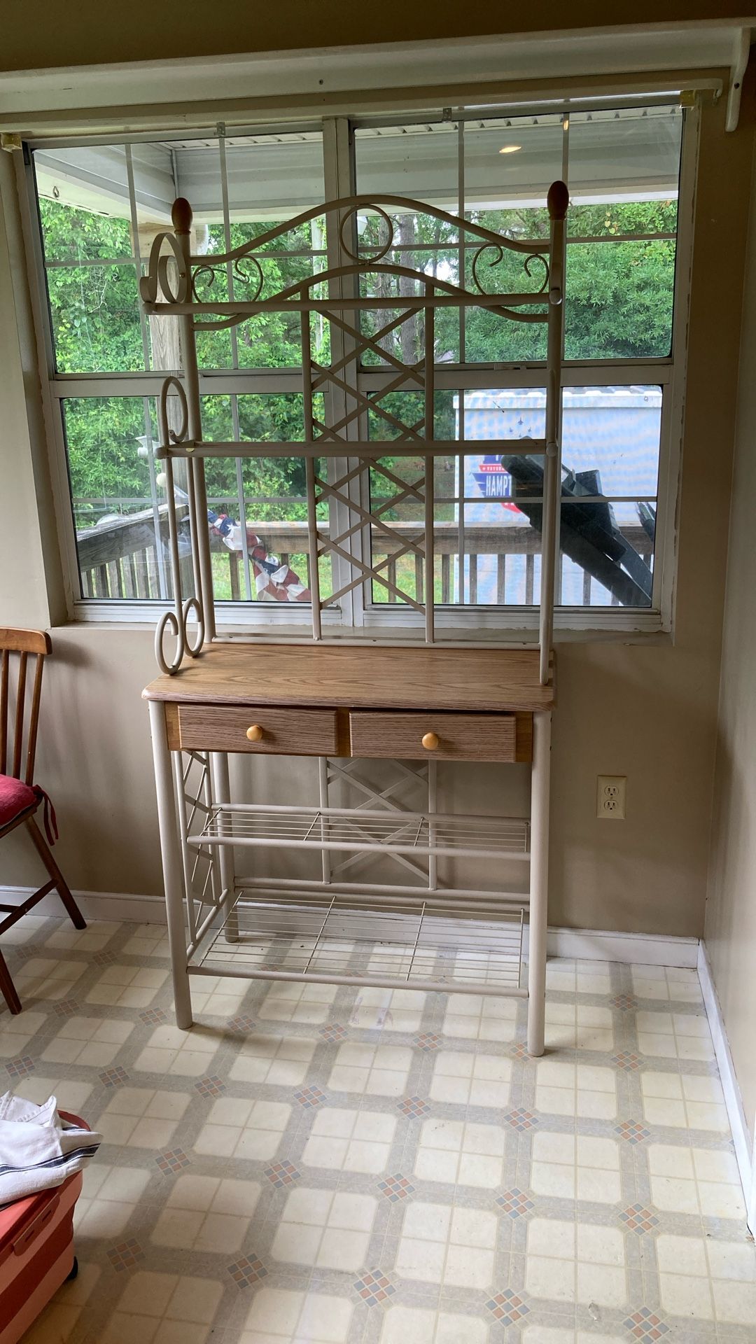 Decorative bakers rack