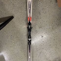 Atomic 167cm Skis 