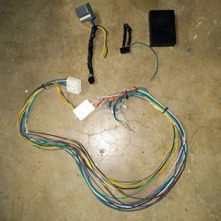 Dodge Chrysler Jeep Axxess CHTO-01 Data interface module and wiring.