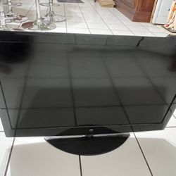 32 Inch Westinghouse Tv