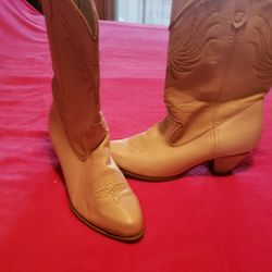 Dingo Leather Boots. Size 8.5