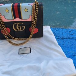 Gucci lip handbag