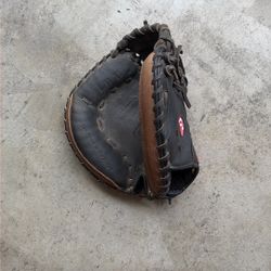 Lit Toe Left Handed Catchers Glove