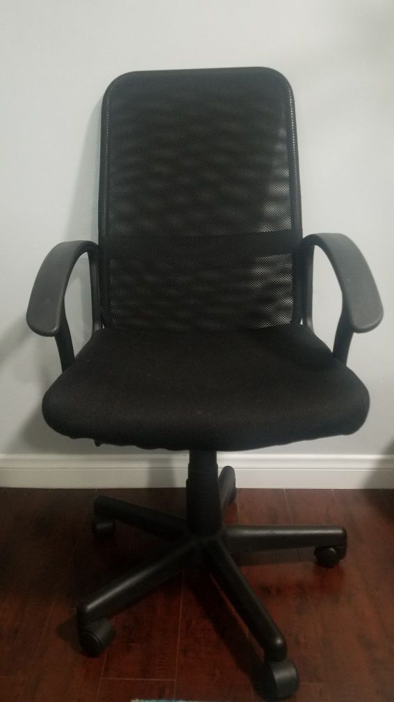 Ikea Rolling Desk/Office Chair Adjustable Height
