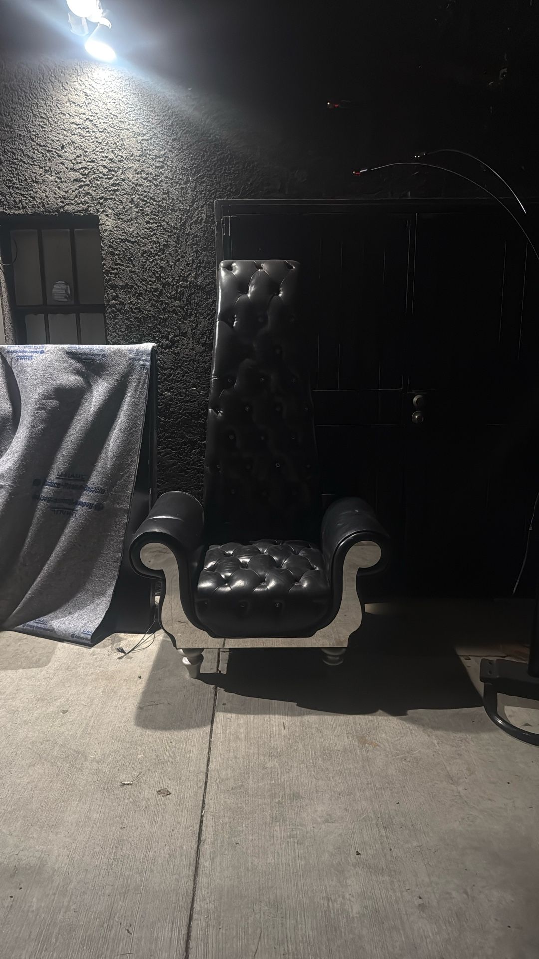 Kings Chair single couch, Big backboard