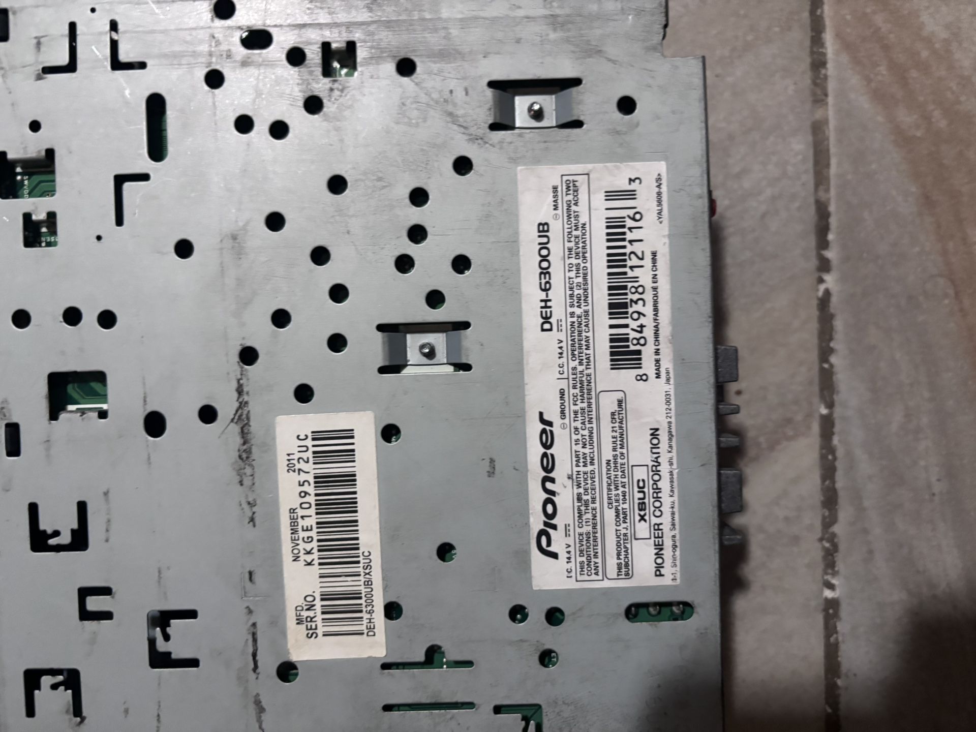 Pioneer DEH-6300UB CD receiver, a car audio 