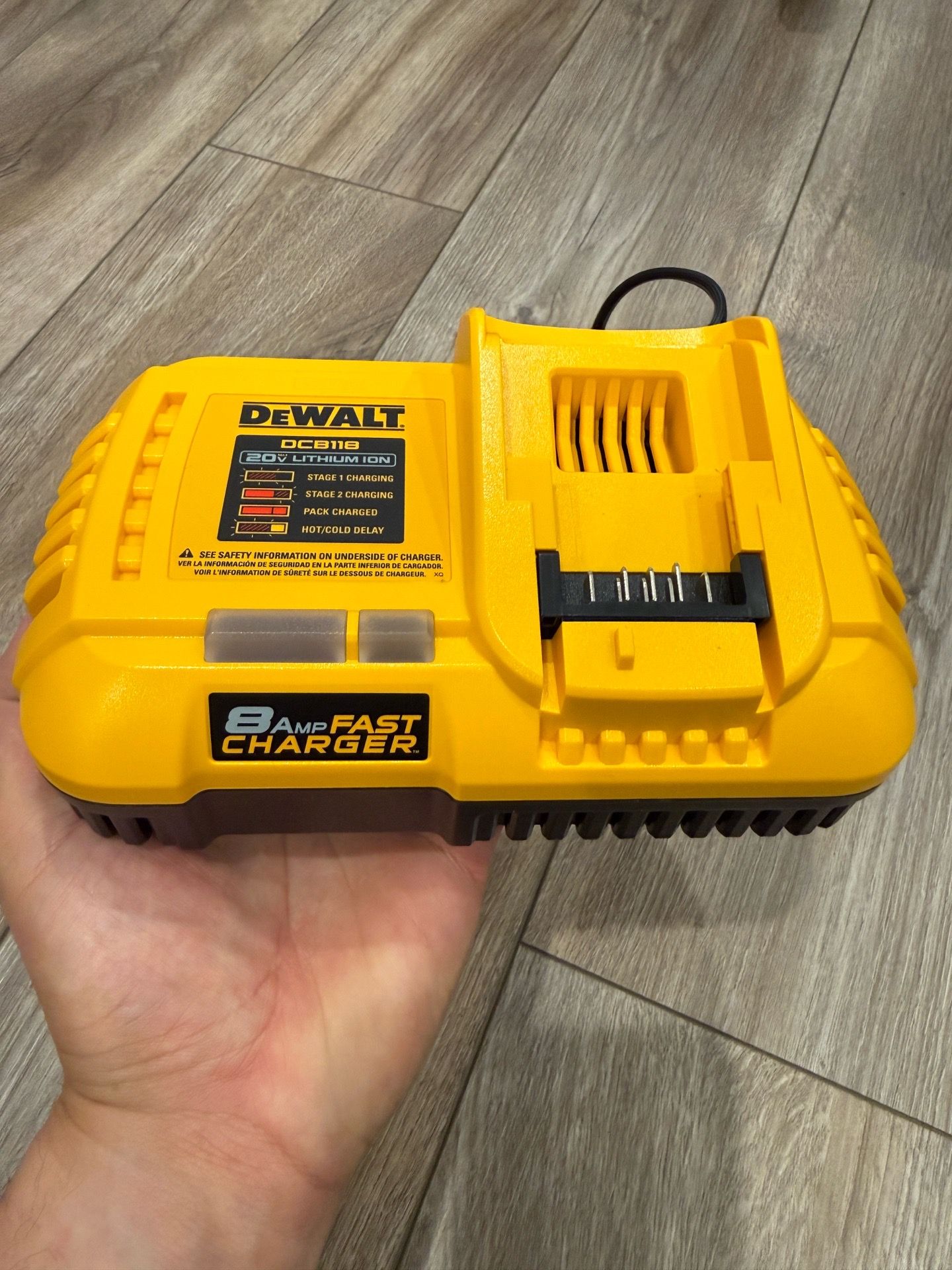 Dewalt 20V/60V Faster Charger