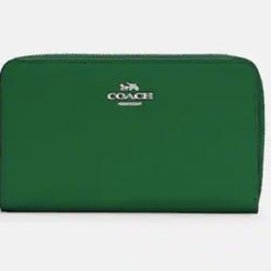 Coach Medium Id Zip Wallet in Green Leather/Silver, new with tags