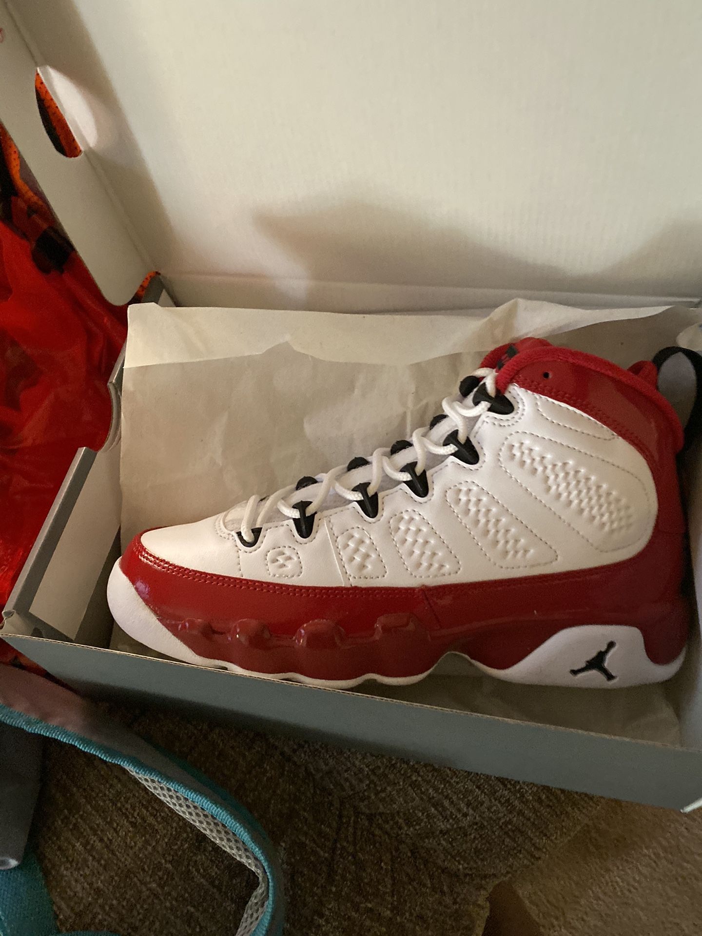 Air Jordan Retro 9 (Size 5) Brand new never been worn!!