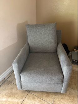 Living Spaces Single Spinning Seat