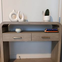 Modern Oak Finish Sofa Table / Console – $150 (Pickup in Wynwood)