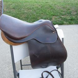Collegiate Quality Saddle 16" Brown Leather All Purpose With Stirrups