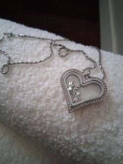 SILVER AUTHENTIC VINTAGE ORIGAMI OWL MAKE 2 BOYS PLUS CHAIN $40
