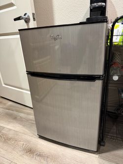 Whirlpool Mini Fridge with Top Freezer