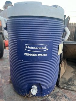 Rubbermaid 5 Gallon Water Jug