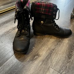 Combat Boots - Zip Up on the side