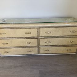 ► Free Vintage Italian-made 6-drawer double dresser