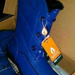 Woman's winter boots! Size 8 W brand new w/ tags & box! 