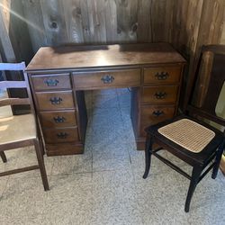 Desk And Chairs 