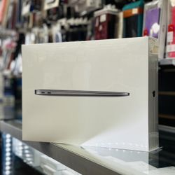 MacBook Air 13in  M1 Chip 