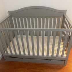Graco Crib With Dresser