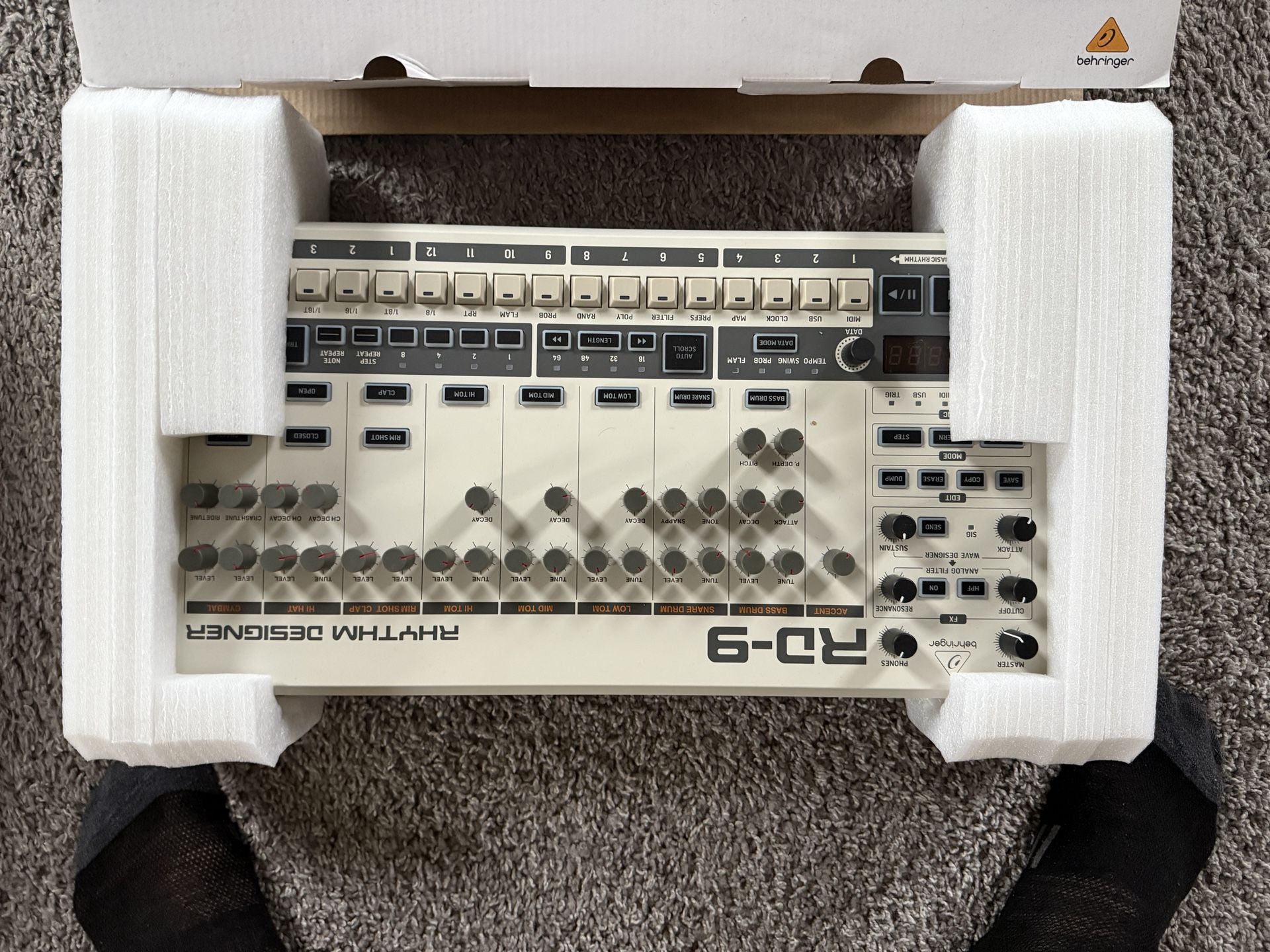 Behringer RD-9