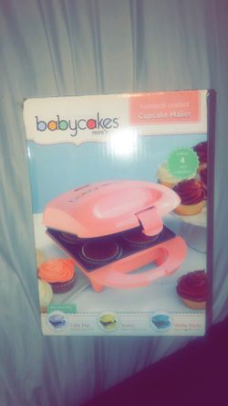 New Babycakes Cupcake Maker In Santa Ana ,CA