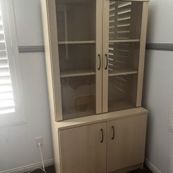 Book Shelf With Drawer 